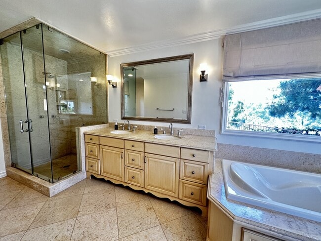 Building Photo - 9612 Arby Dr