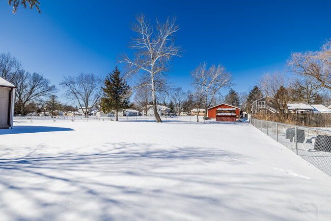 Building Photo - 23174 N Prairie Ln