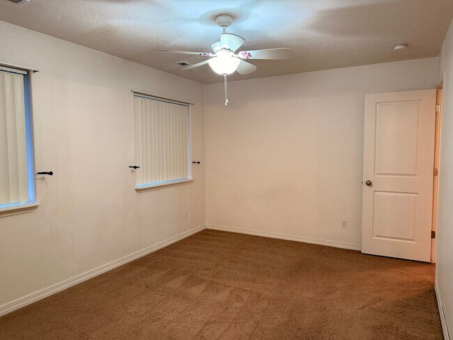 Building Photo - Home in the Landings