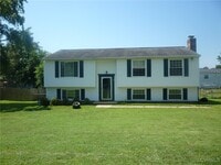 Building Photo - 7479 Jennifer Ln