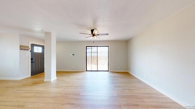 Building Photo - 2211 Muddy Peak Dr