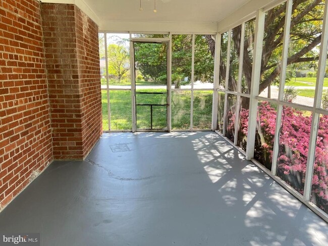 Building Photo - 4616 Willow Run Dr