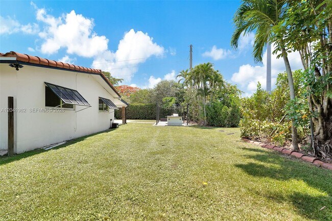 Building Photo - 7700 SW 139th Ter