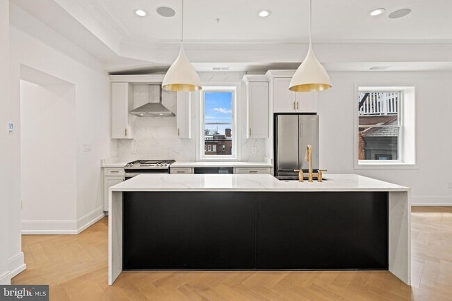 Building Photo - 1709 21st St NW