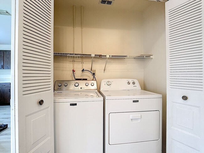 Building Photo - Spanish-Style 3 Bedroom, 2.5 Bath Mediterranean Rooftop Townhouse – Basic Cable & Wi-Fi Included!