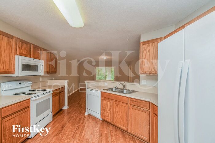 Building Photo - 5603 Village Pond Cir