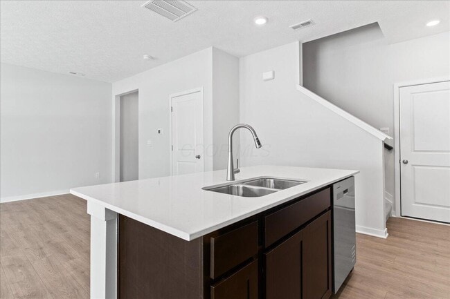 Building Photo - 1489 Jarry Ave