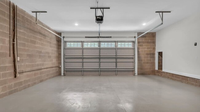 Building Photo - Brand new, 4 bedroom home!