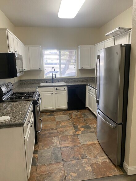 Building Photo - 5250 S Rainbow Blvd