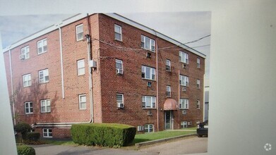 Building Photo - 24 Field St
