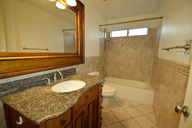 Building Photo - 2250 W Rockwell Dr