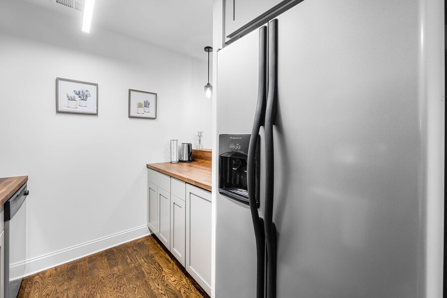 Building Photo - 21 Andrew Pl