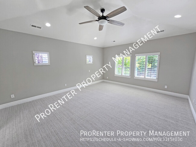 Building Photo - 843 Eaglepointe Dr