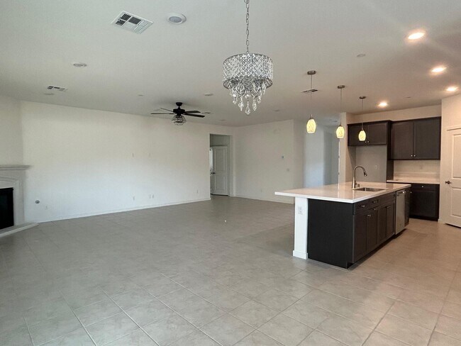 Building Photo - 40082 Catania Ct