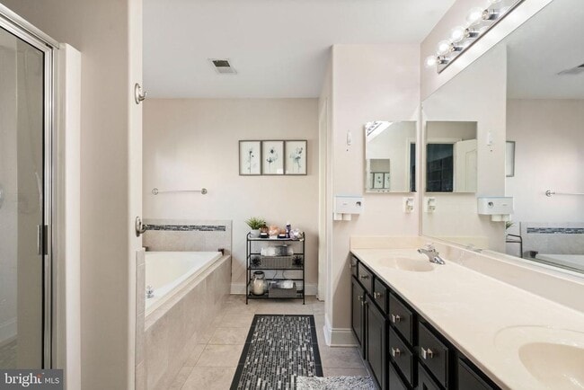 Building Photo - 523 Windermere Drive