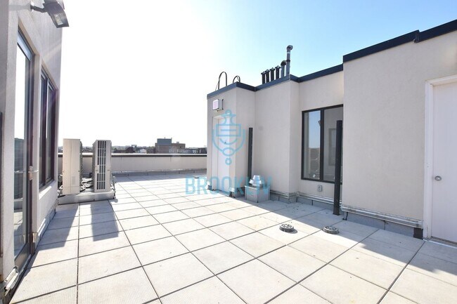 Building Photo - 62 E 21st St