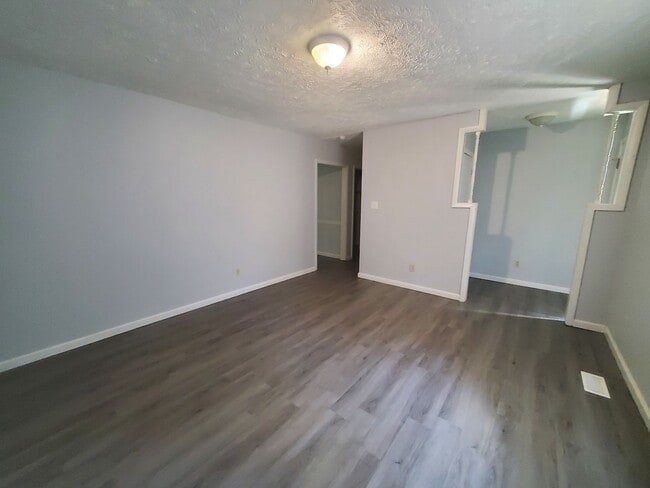 Building Photo - 4742 Belford Rd