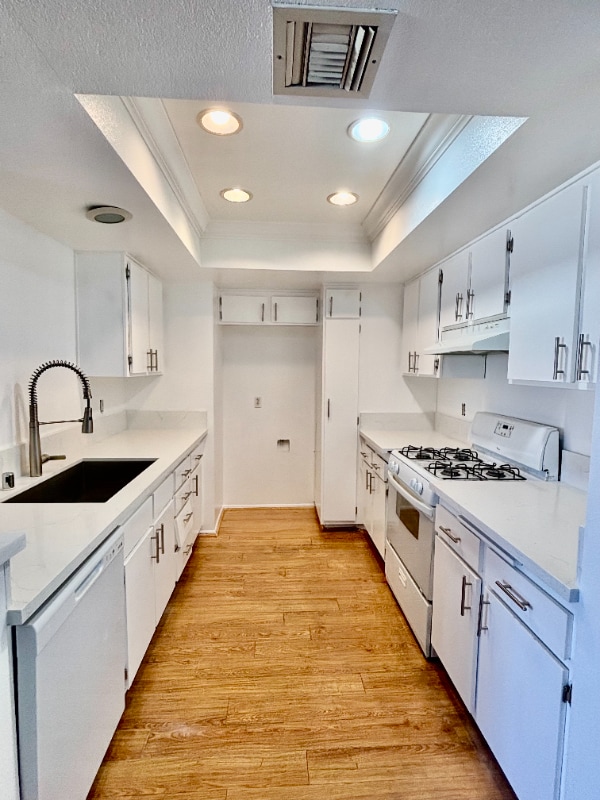 Building Photo - 6400 Kraft Ave