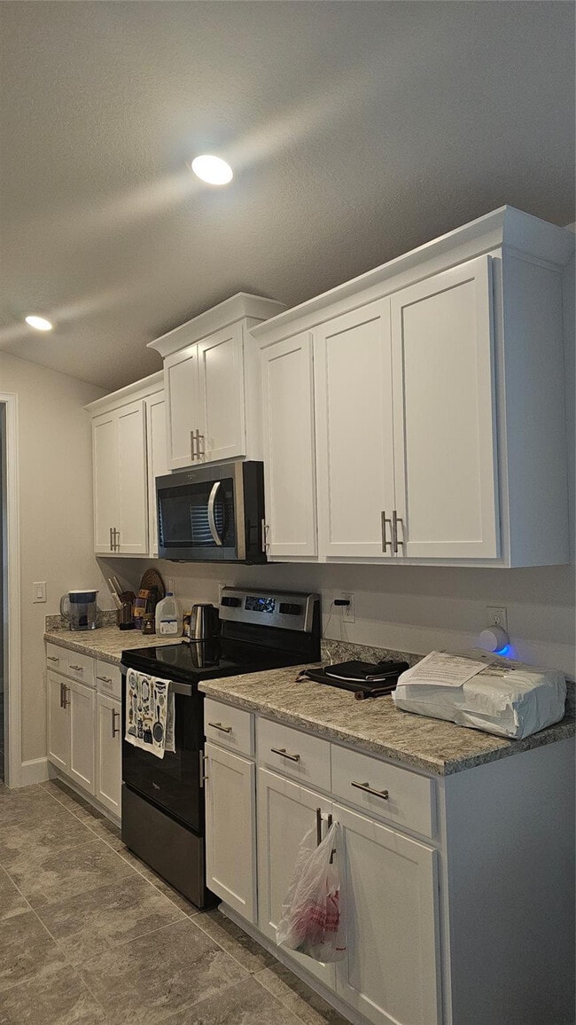 Building Photo - 1884 Middlebury Drive