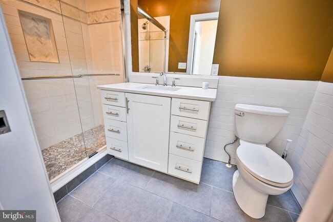 Building Photo - 907 Stiles St