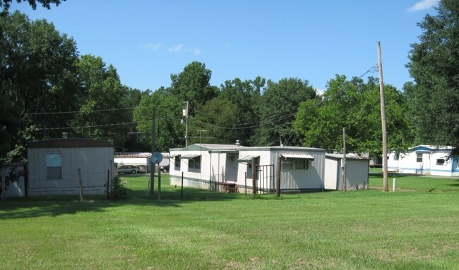 Building Photo - Lone Pine Place Mobile Home Park