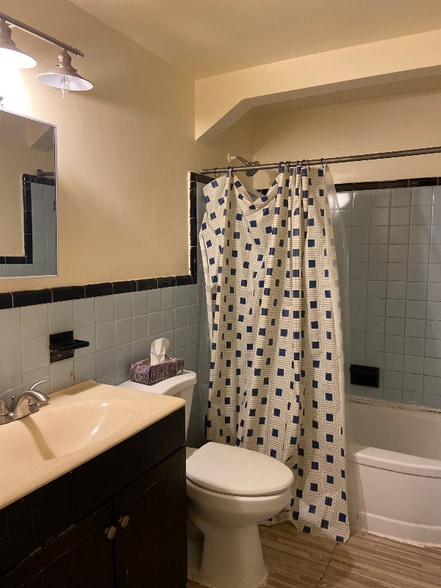 Building Photo - 19311 Schaefer Hwy