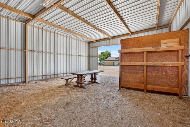 Building Photo - 3002 E Sherry Ln