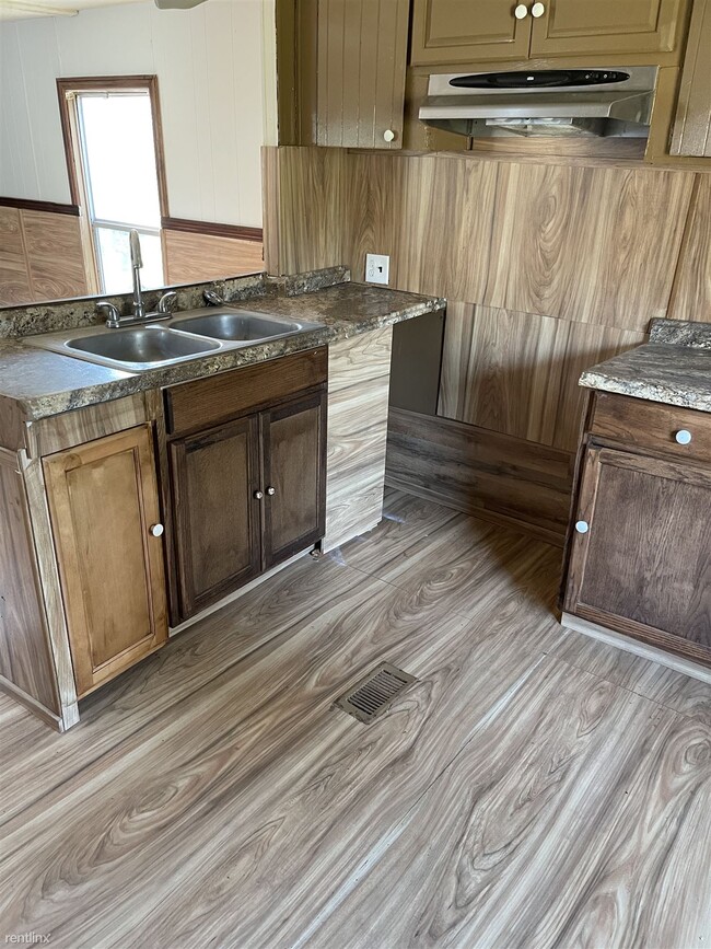 Building Photo - 3 br, 1 bath Mobile Home - 117 Perry Street