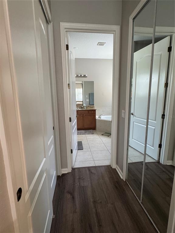 Building Photo - 6811 Helmsley Cir