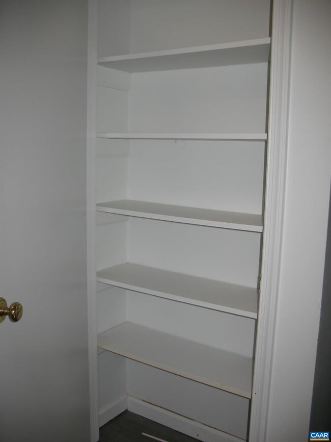 Building Photo - 270 Albert Ct