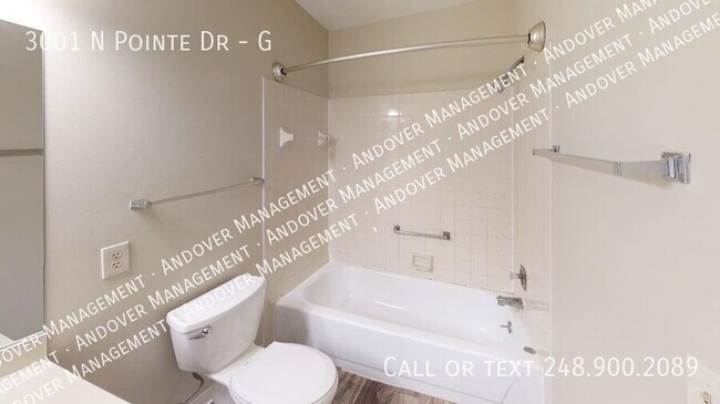 Building Photo - 3001 N Pointe Dr