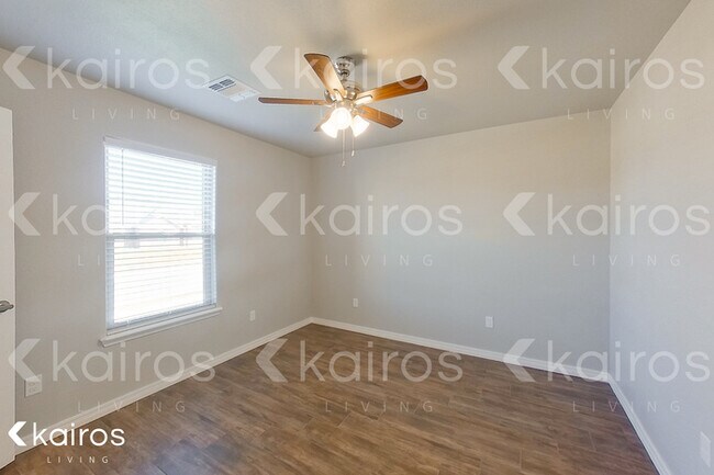 Building Photo - 2805 Destin Ave