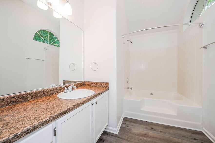 Building Photo - 642 Beaver Run Trce