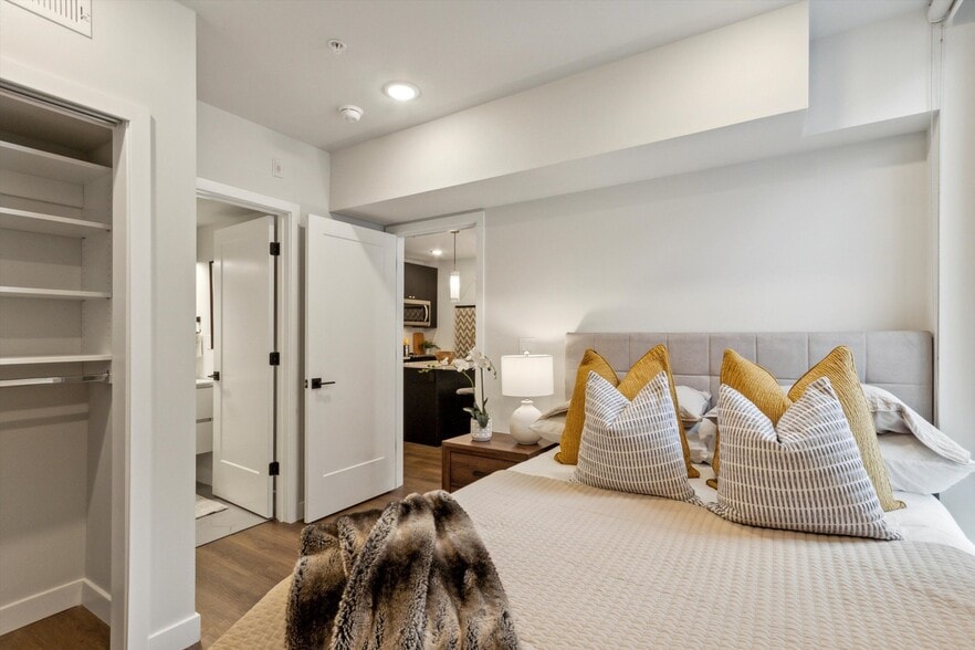 Building Photo - 1102 Germantown Ave