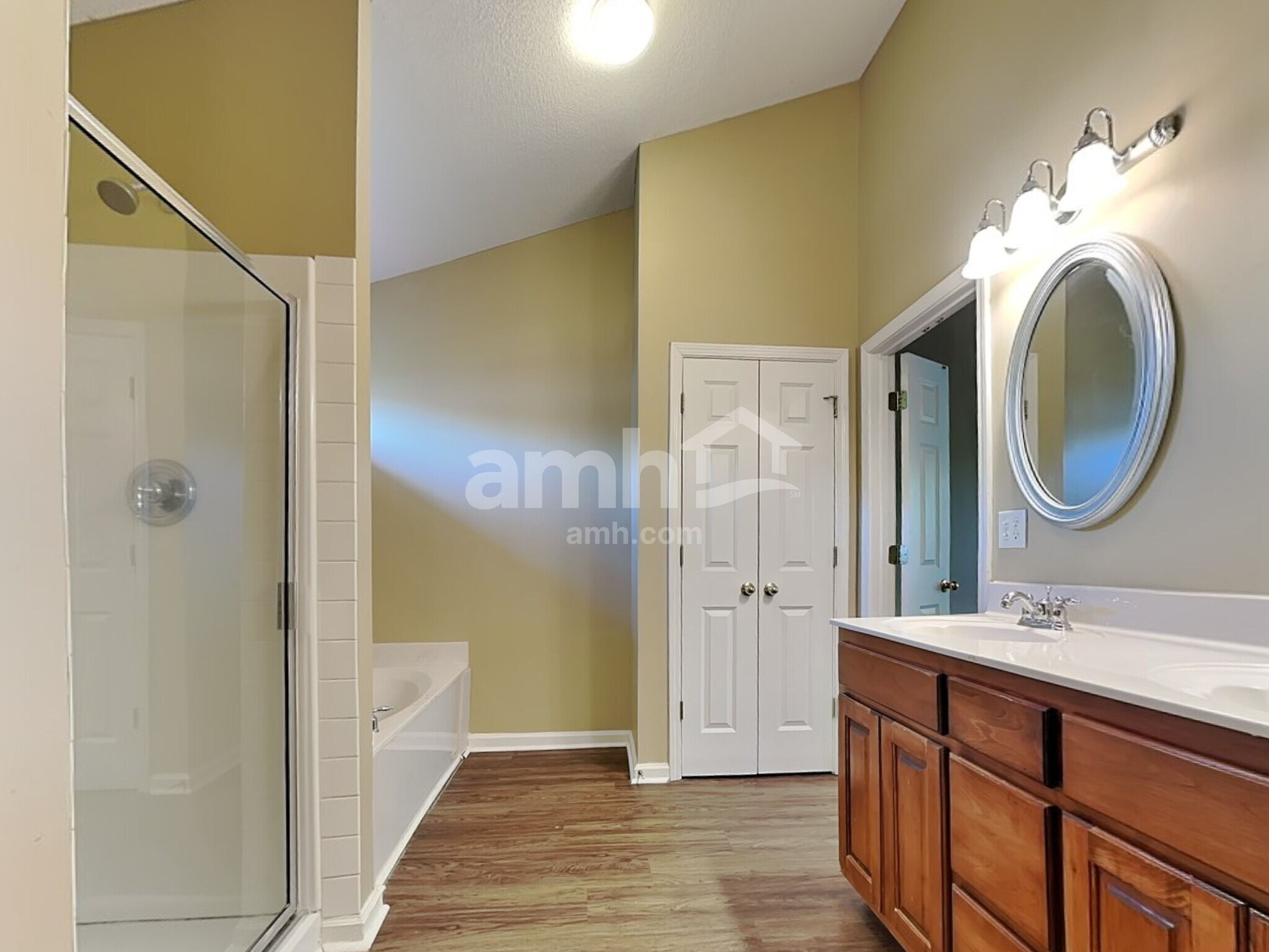 Building Photo - 11594 Milton Meadows Dr