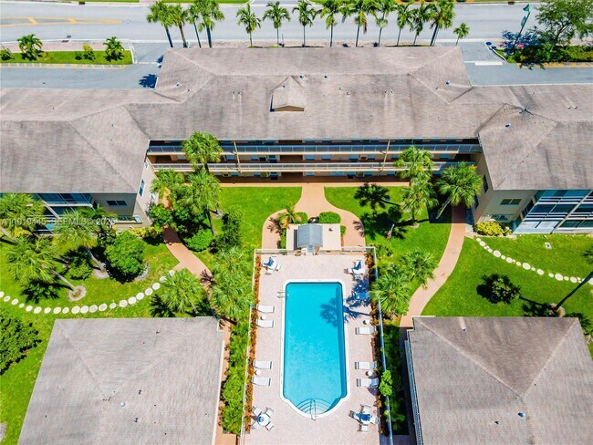 Building Photo - 5800 Margate Blvd