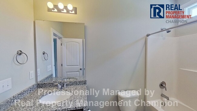 Building Photo - Charming 3 BD/2 BA with Open Floorplan and Attached Garage