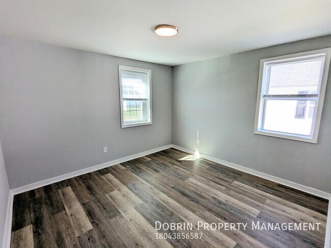 Building Photo - 1609 Hickory St