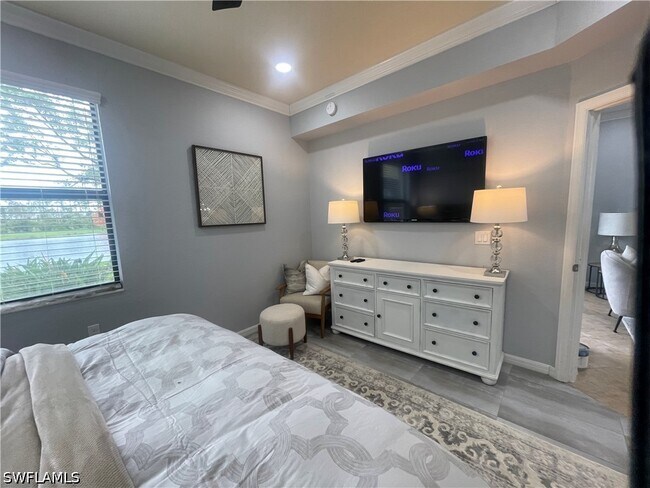 Building Photo - 9727 Acqua Ct