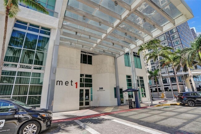 Building Photo - 300 S Biscayne Blvd