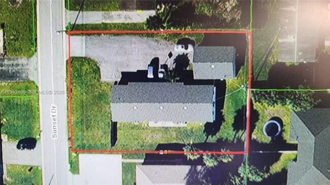 Building Photo - 8690 Sunset Dr