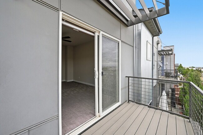Building Photo - $2,695.45 3-bed, 2.5-bath townhome with a washer and dryer.