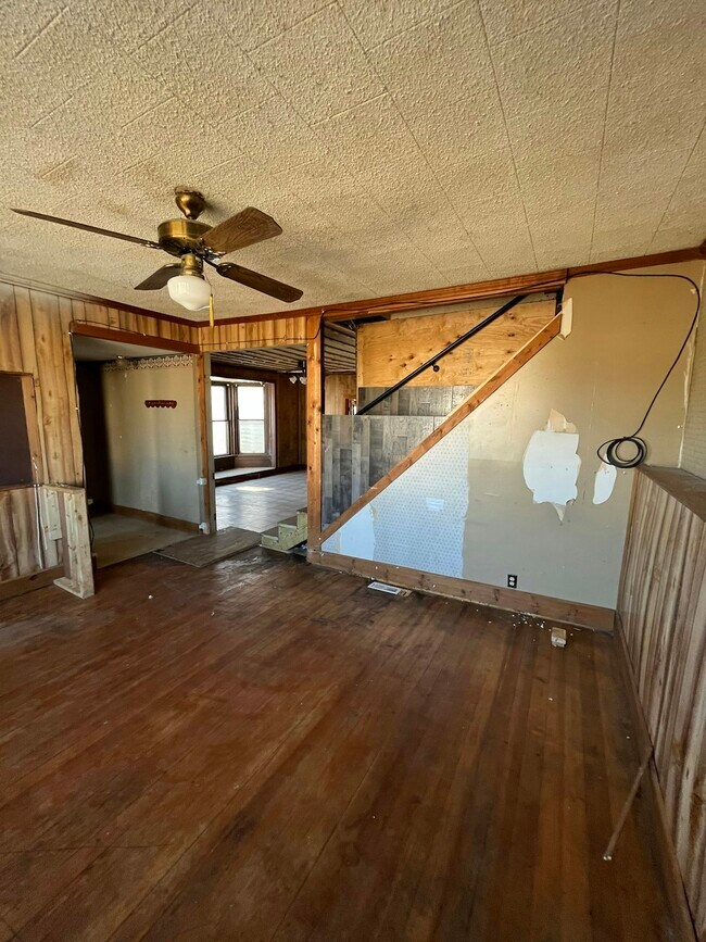 Building Photo - 535 7th Ave S