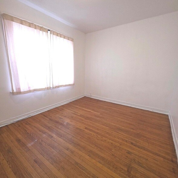 Building Photo - 1248 N Spaulding Ave