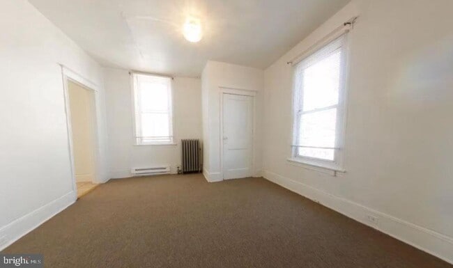 Building Photo - Akings