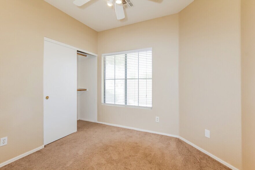 Building Photo - 13425 W Gelding Dr