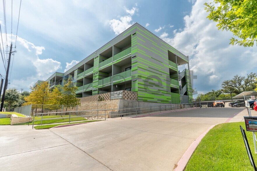 Building Photo - Unit 302