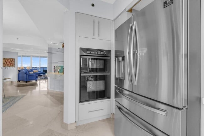 Building Photo - 19111 Collins Ave