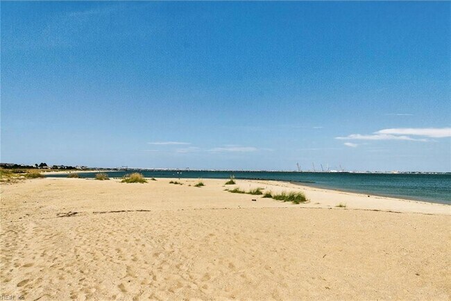 Building Photo - 1218 W Ocean View Ave