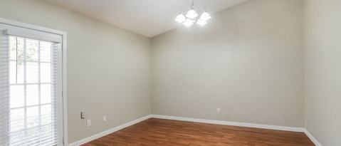 Building Photo - 2854 Canary Ln
